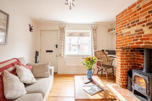 Bury St Edmunds House | Charming Georgian flint cottage