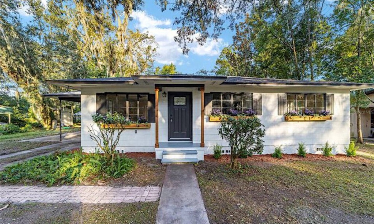 Fort King District House | Charming Getaway near the Square!