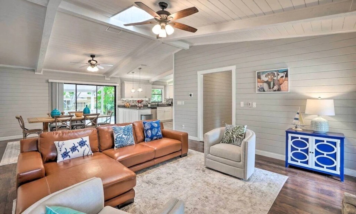 Tarpon Springs House | Charming Getaway w/Heated Pool Oasis - Less Than 2 Miles to the Sand
