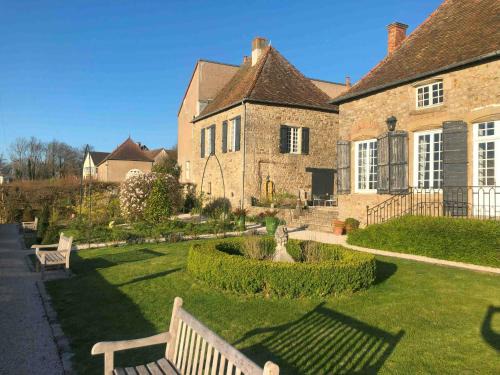 Mont-Saint-Vincent House | Charming Gite In Mont Saint Vincent