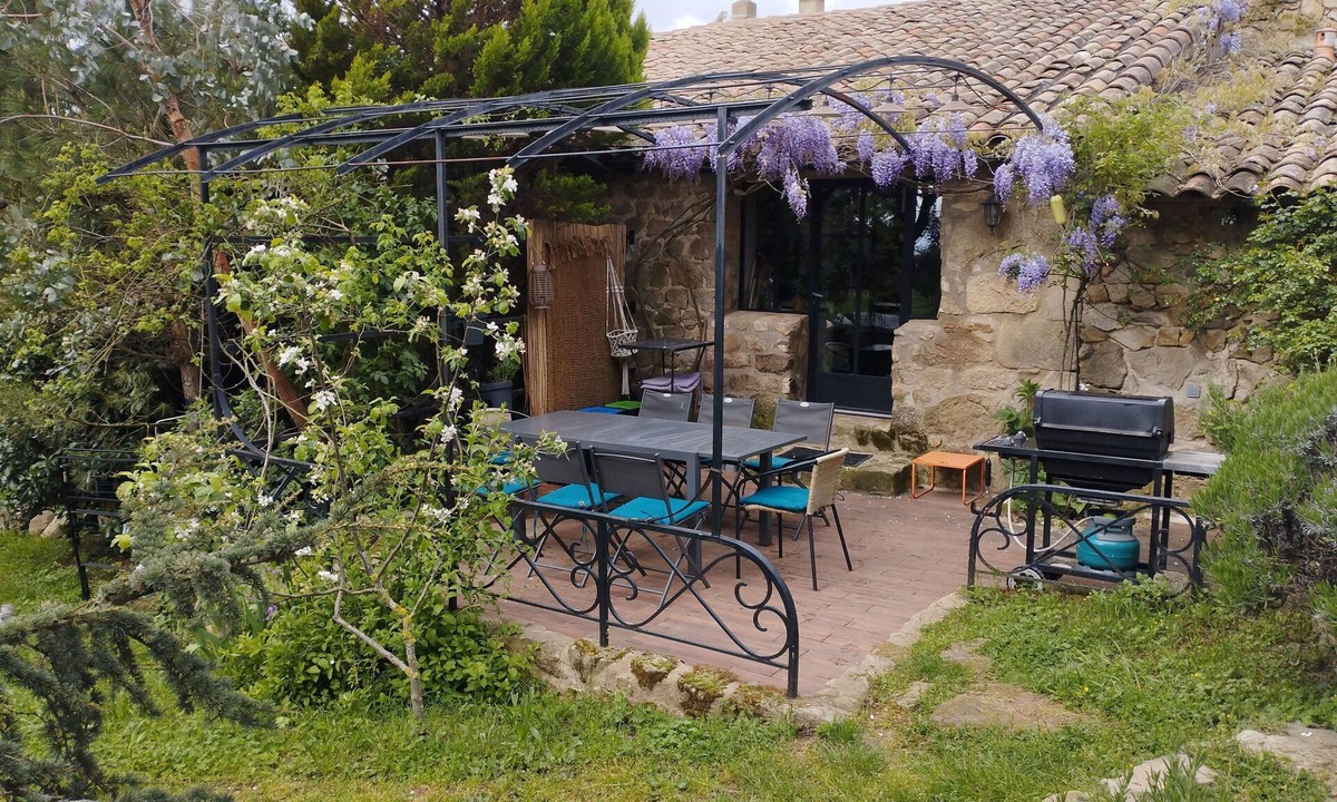 Plats House | Charming gîte ★ in an 18th-century fortified farmhouse