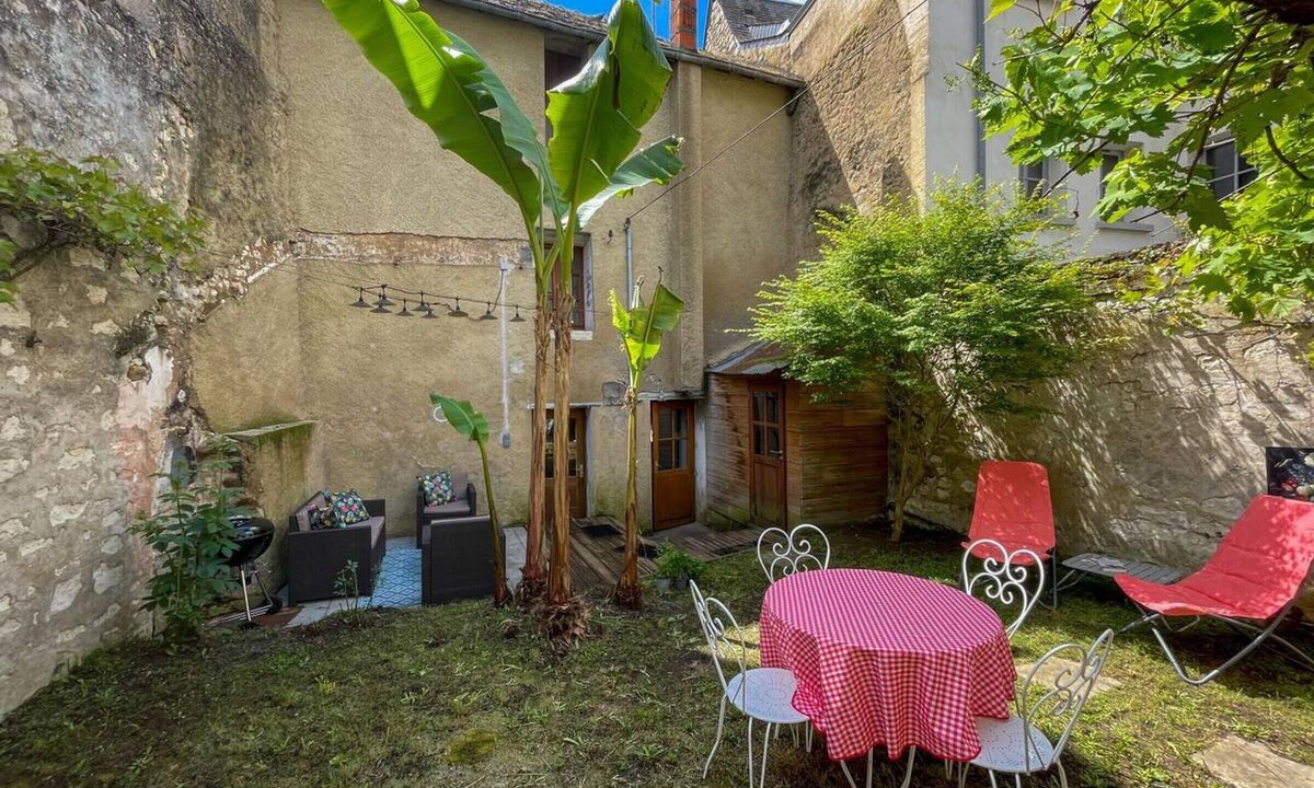 L'Ile-Bouchard Cottage | Charming gite in village center