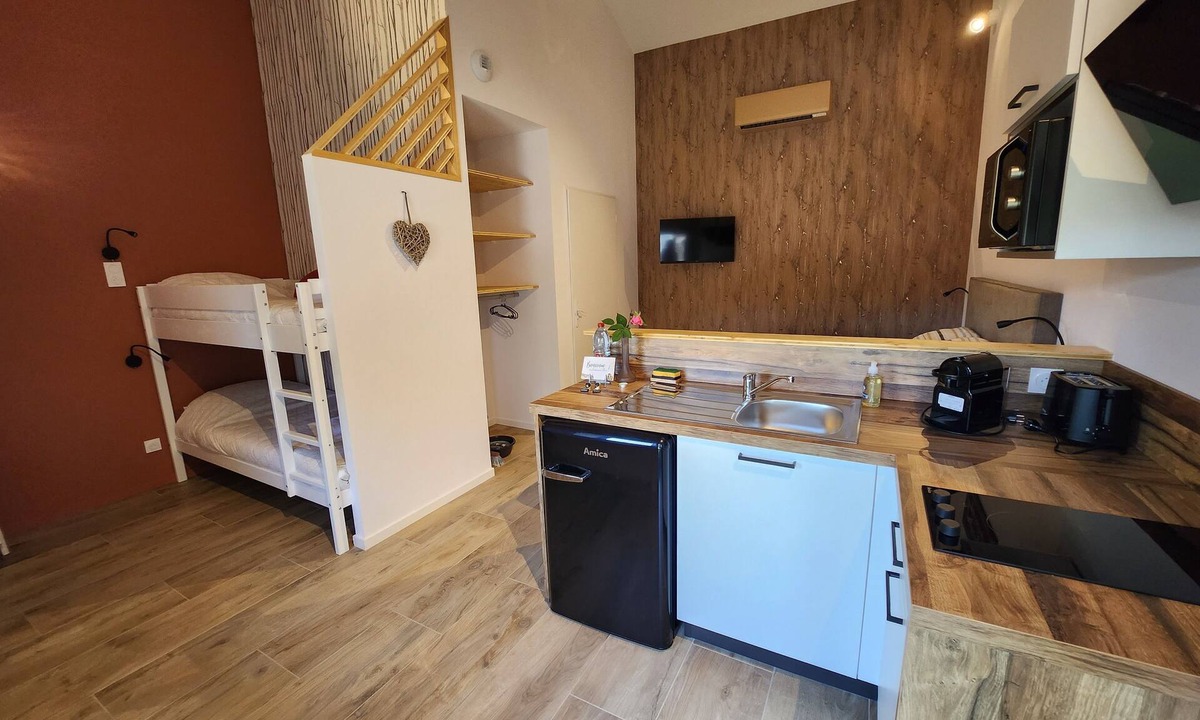 Savigne House | Charming gîte with swimming pool