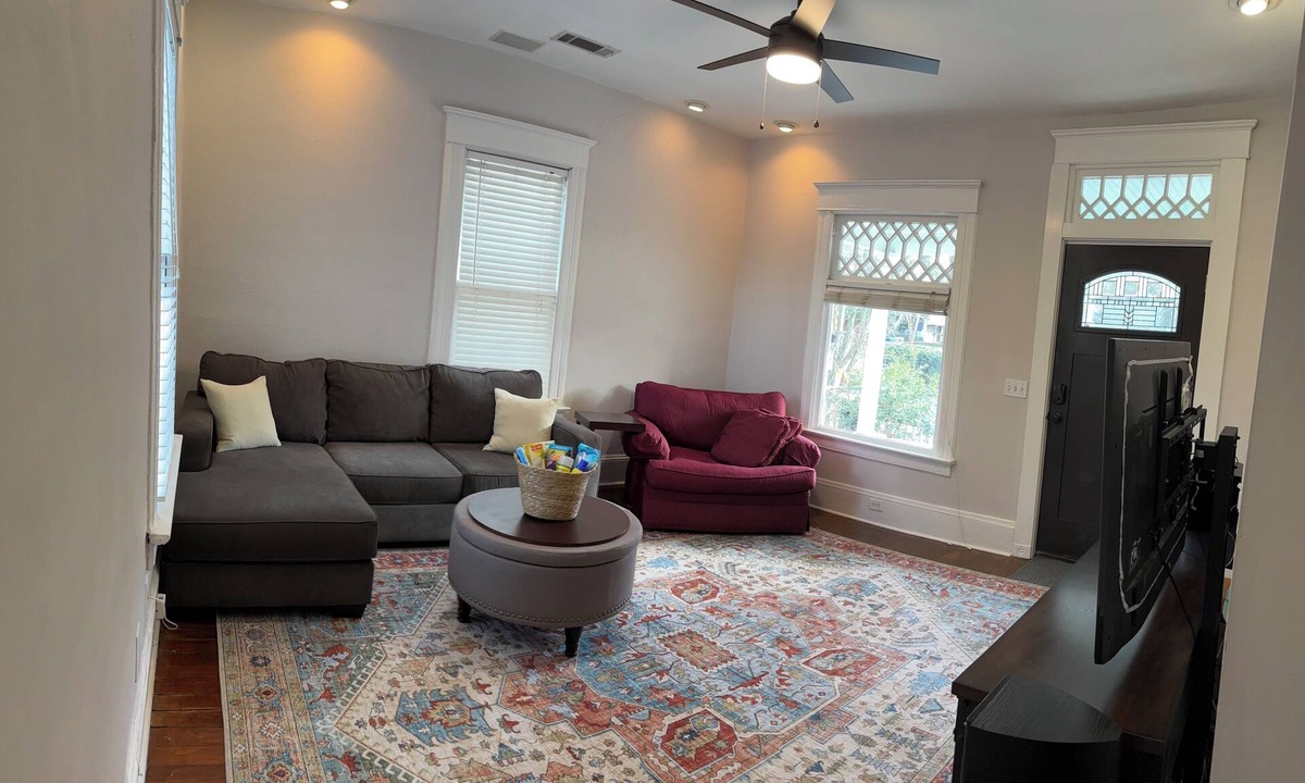 East Side House | Charming Grant Park Gem: 2Bd/1Bth- Steps from the Beltline!