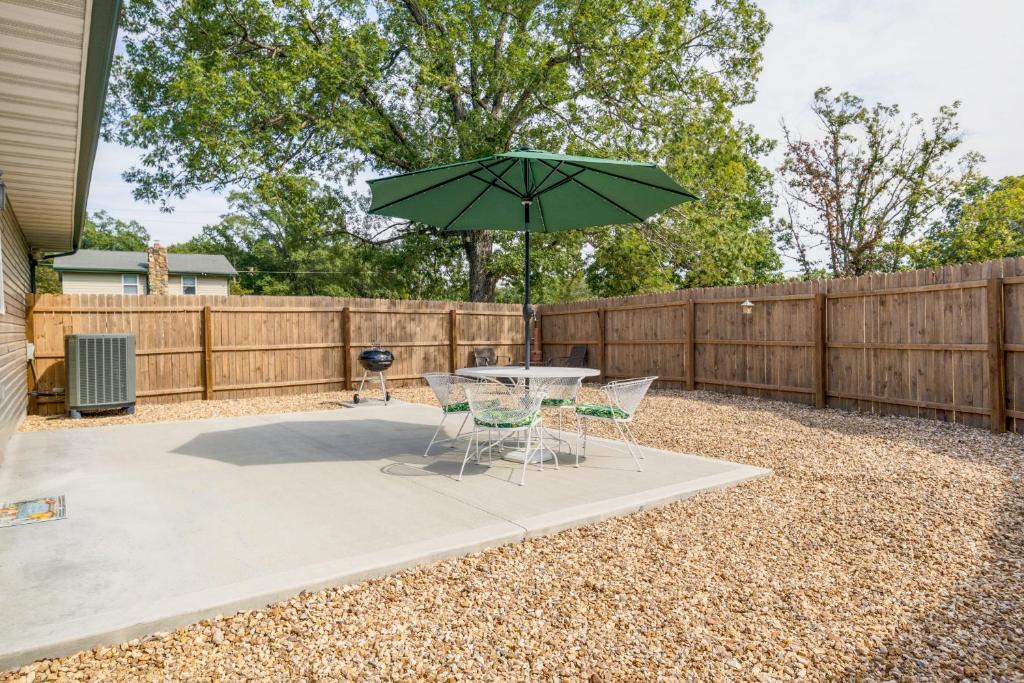 Laurie House | Charming Gravois Mills Escape w/Private Backyard!