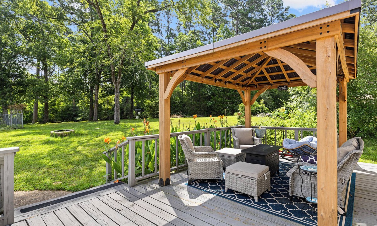 Marshall Cottage | Charming Guest House – 1BR + Sleeping Nook, Full Kitchen, Gazebo, & Boat Parking