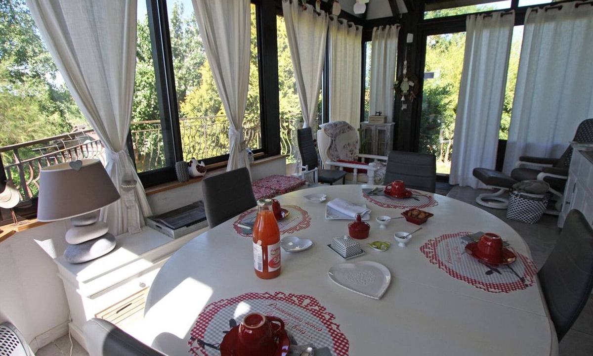 Sercoeur Bed & Breakfast | Charming Gypsy Caravan near Epinal with Comfort and Garden Oasis