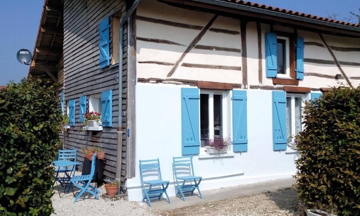 Droyes House | Charming half-timbered house