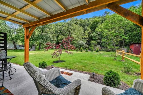 Cumbola Apartment | Charming Hammock by the River