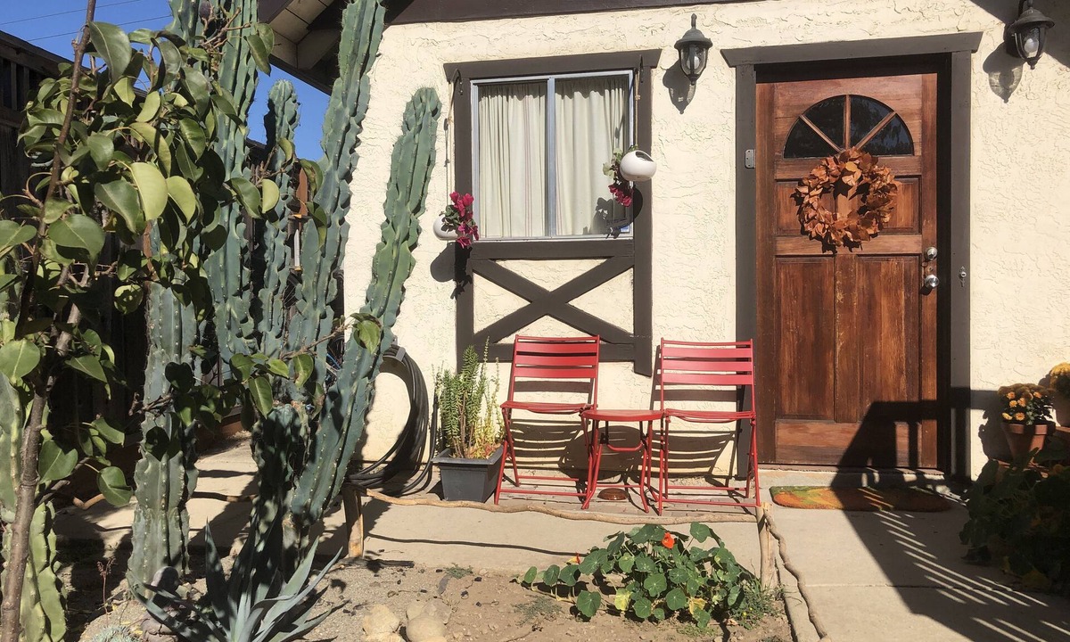 Los Gatos House | Charming Hidden Cottage