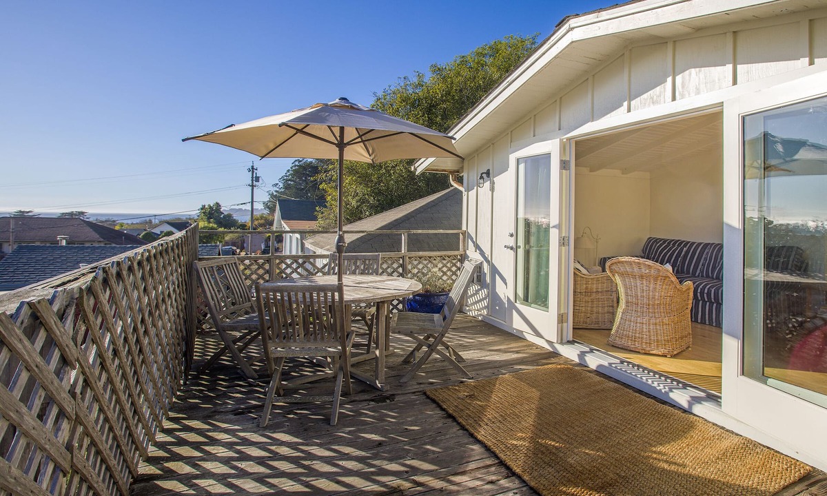 Stinson Beach Cottage | Charming Hillside Cottage with Expansive Ocean Views