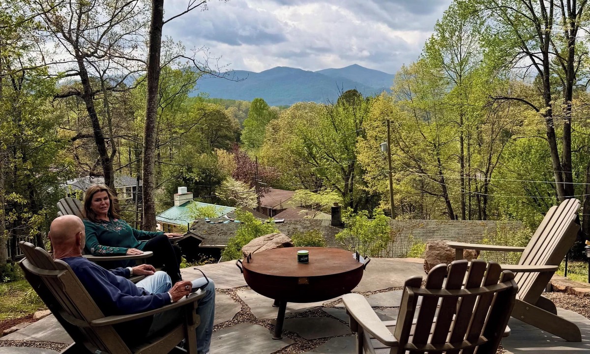 Lake Junaluska House | Charming Historic 1915 home fireplace, grill, & firepit near lake walking trail.