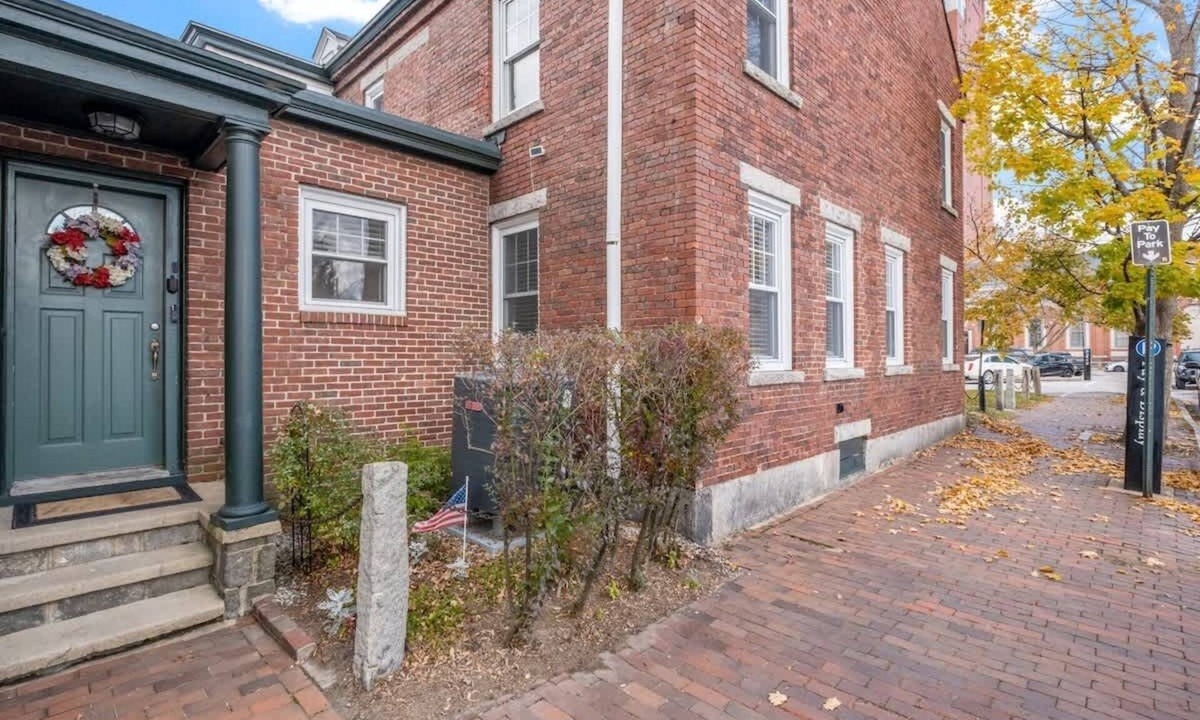 Downtown Condo | Charming & Historic 2BR Oasis in Downtown Luxury