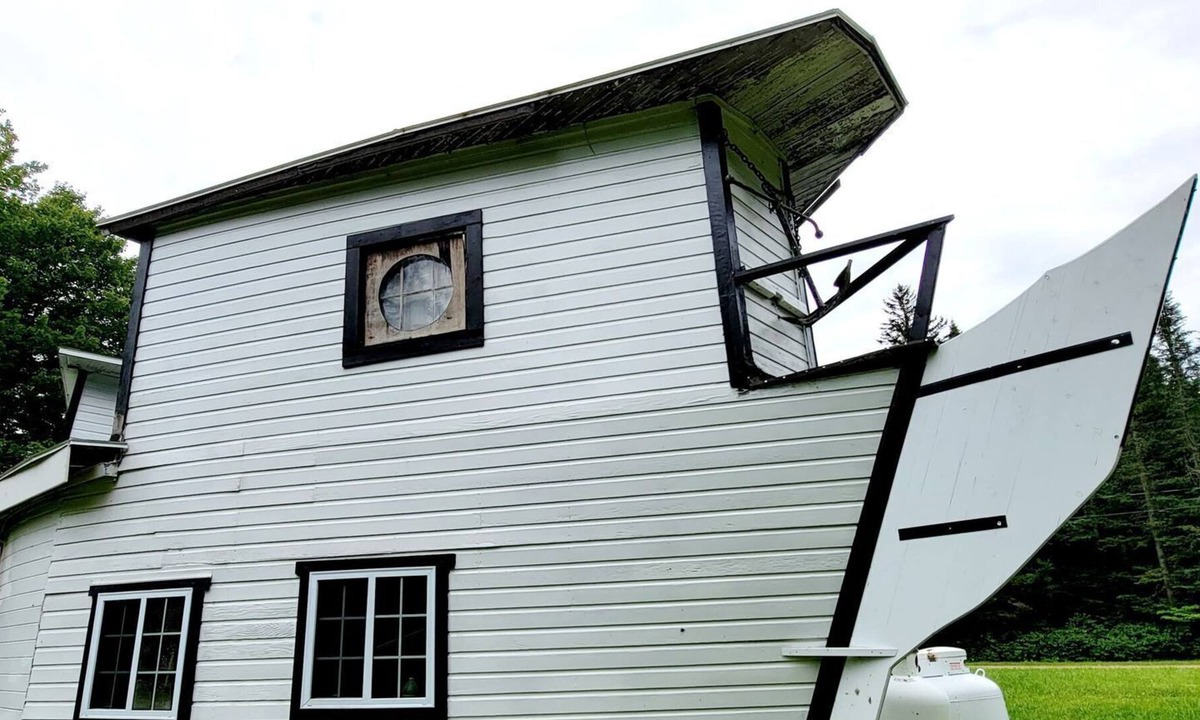 Town of Morehouse House | Charming Historic Boathouse