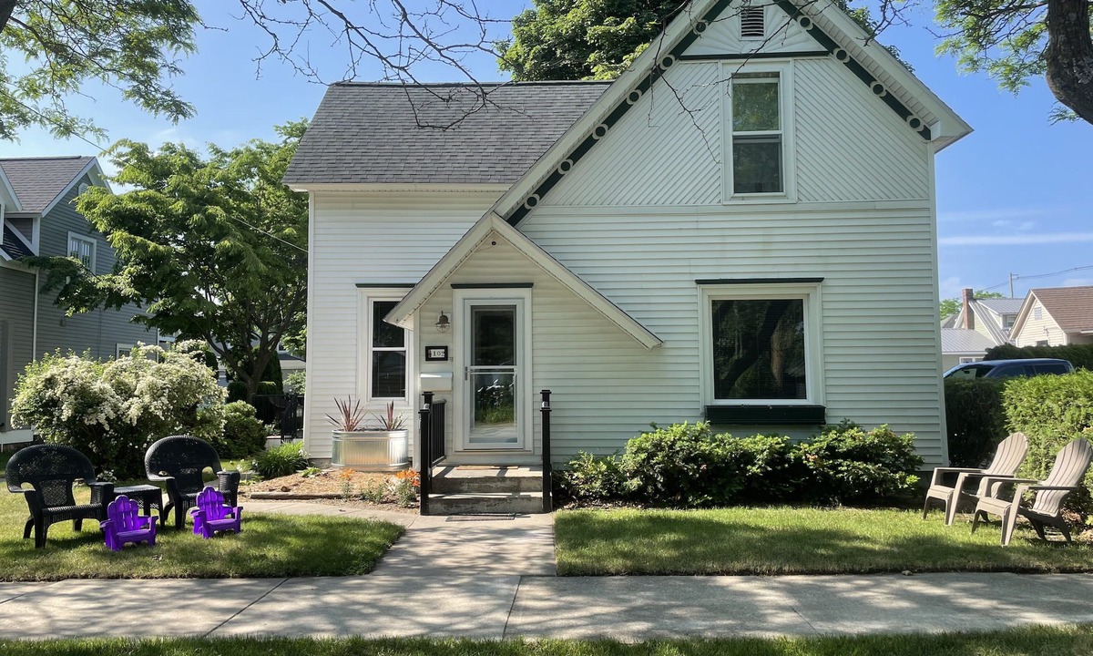 Charlevoix House | Charming Historic Home/Walk to Everything/1 Block Away/Private Driveway