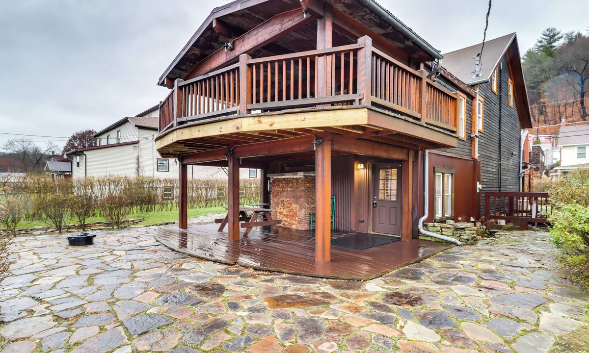 Parryville House | Charming & Historic Home w/Lehigh River View