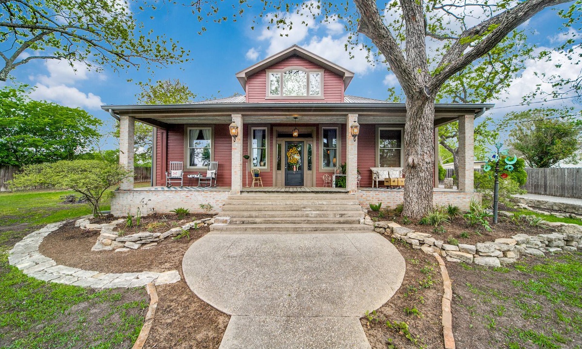 Boerne House | Charming, Historic Home/sleeps 7