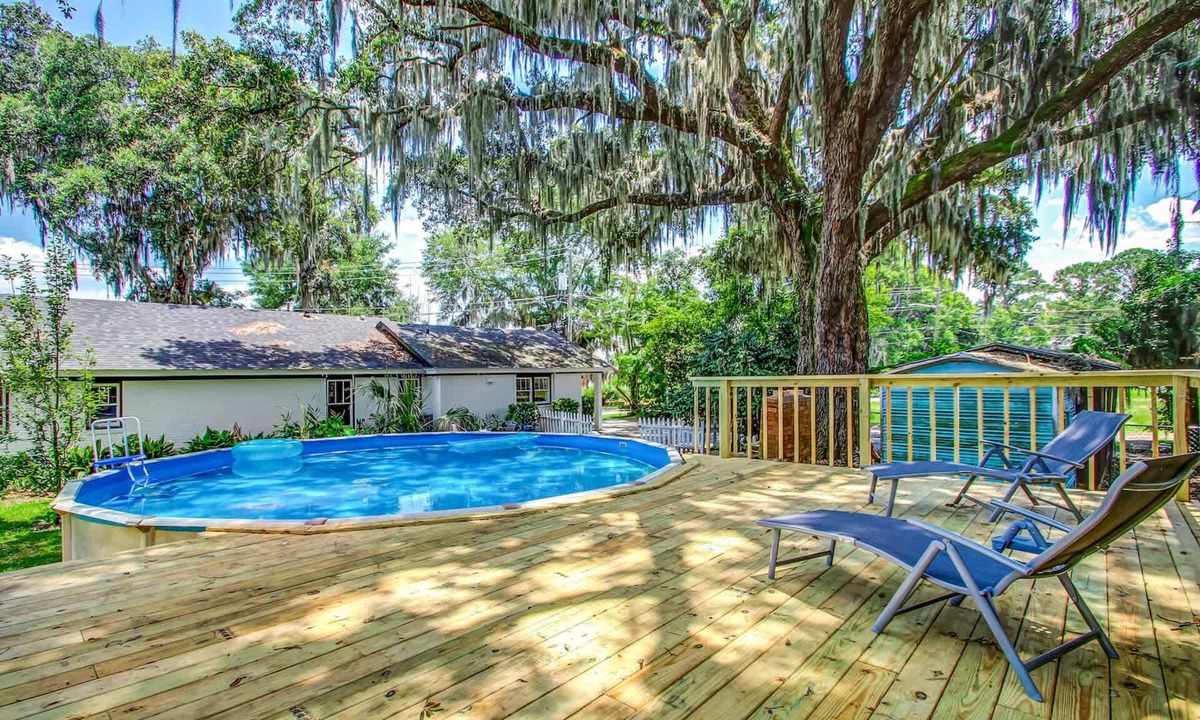 Thunderbolt House | Charming Historic Studio with Pool Near Downtown