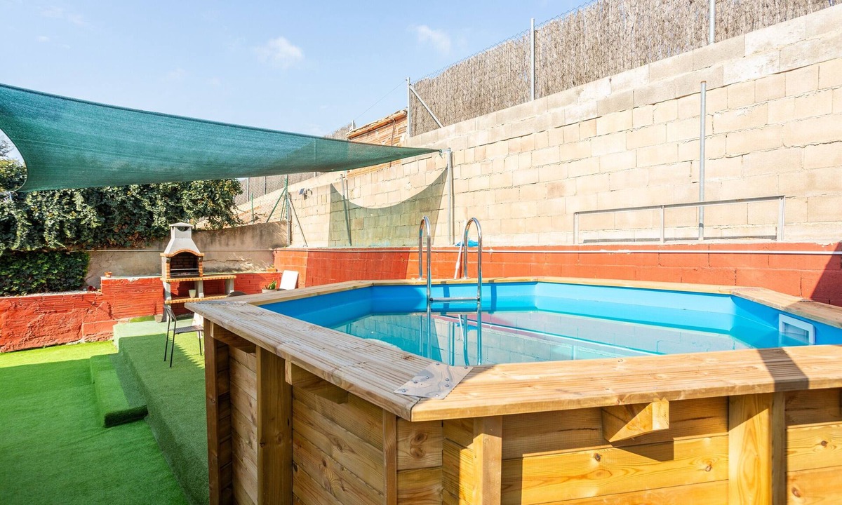 Macanet de la Selva House | Charming Holiday Home 'Can Dornena Refugio' with Mountain View, Wi-Fi & Air Conditioning
