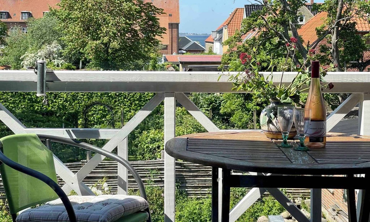 Stege Apartment | Charming holiday apartment in central Stege