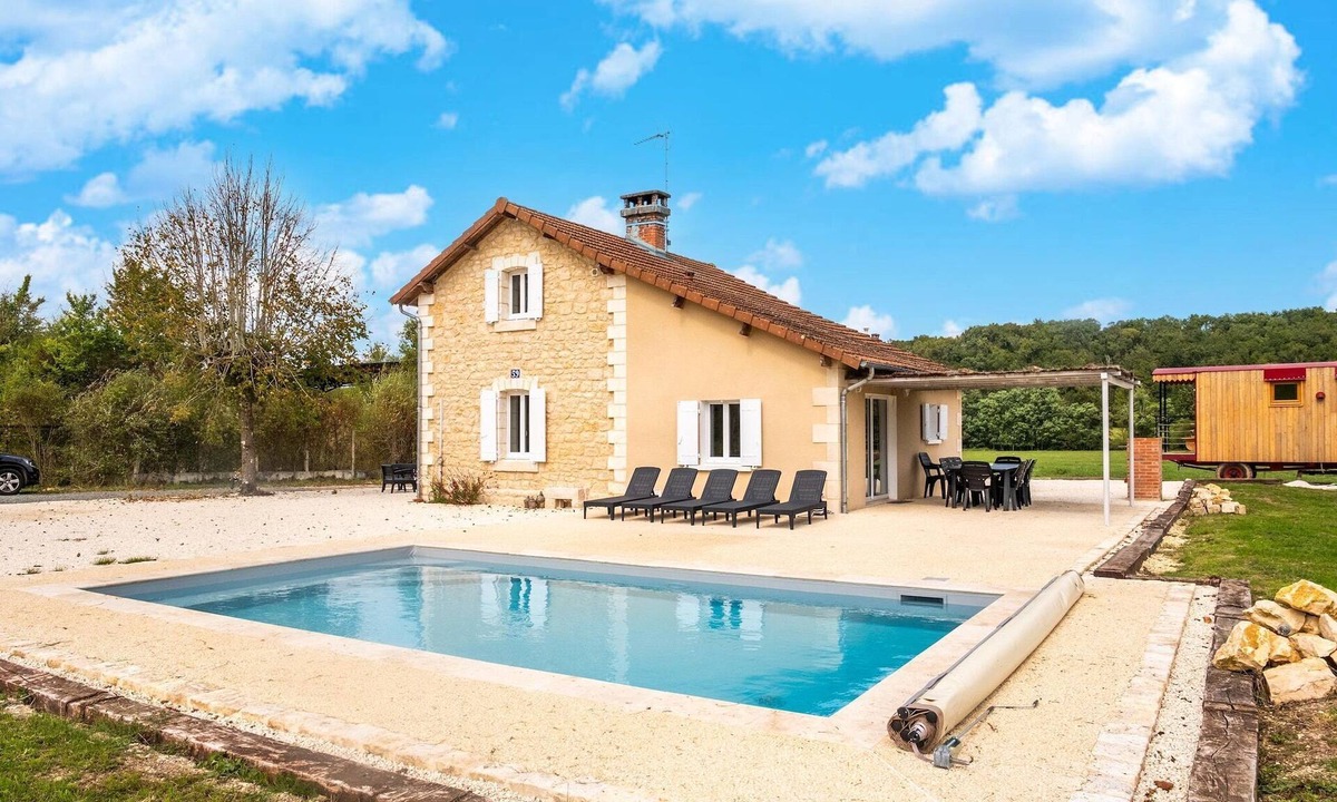 Hautefort House | Charming Holiday Home with Private Pool