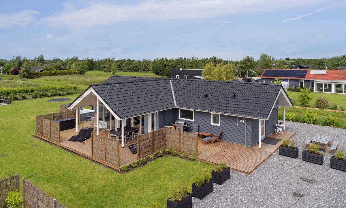 Idestrup House | Charming holiday home with many activities