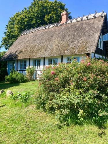 Fej House | Charming Holiday Home From 1870 On Fejø