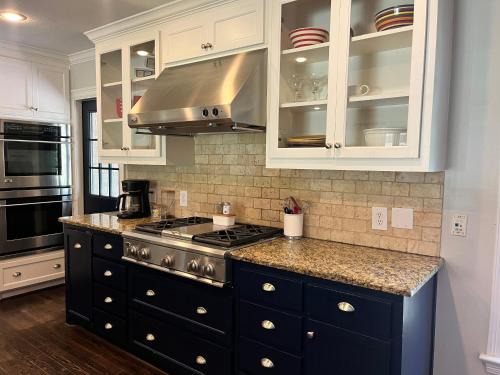 Hollywood - Santa Monica House | Charming Holiday House - Perfect for FIFA Fans!