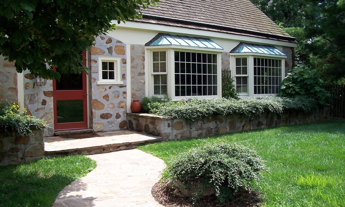 Berwyn House | CHARMING HOME CLOSE TO EVERYTHING