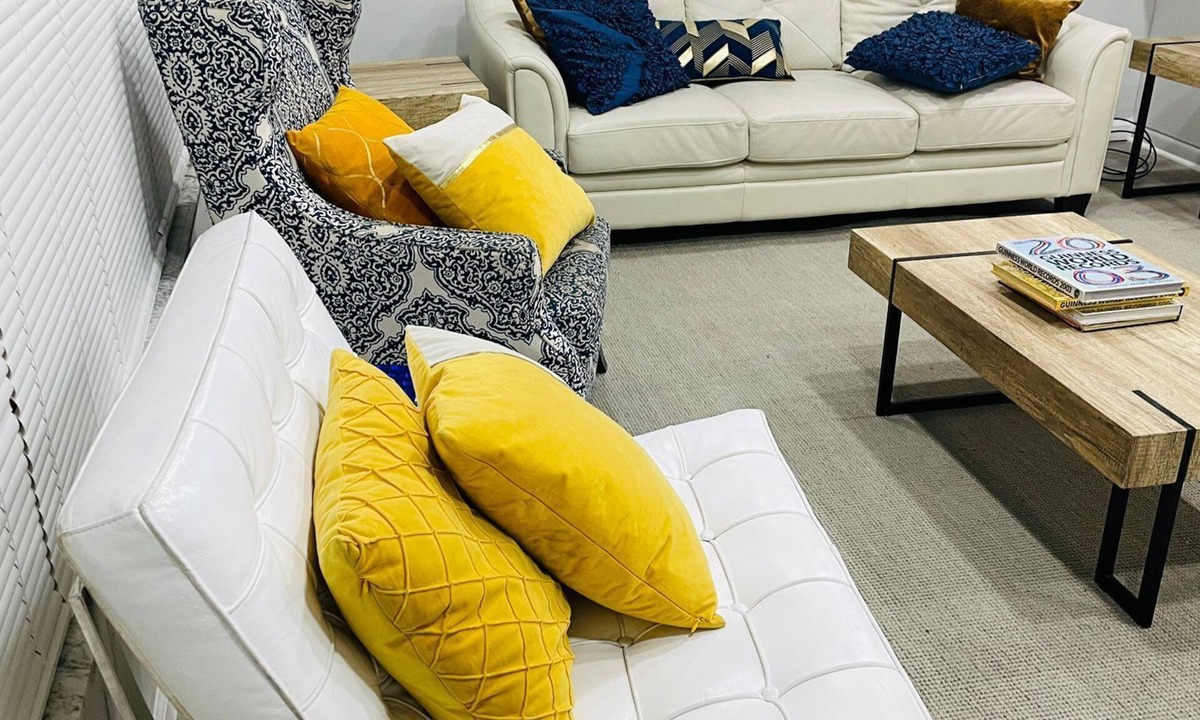 Oak Park Apartment | Charming home https:/youtube.com/shorts/-31OOvCrLG0?feature=share