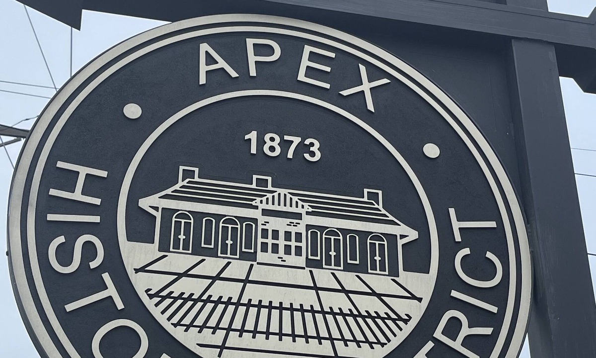Apex Cottage | Charming Home in Downtown Historic Apex with King Bed