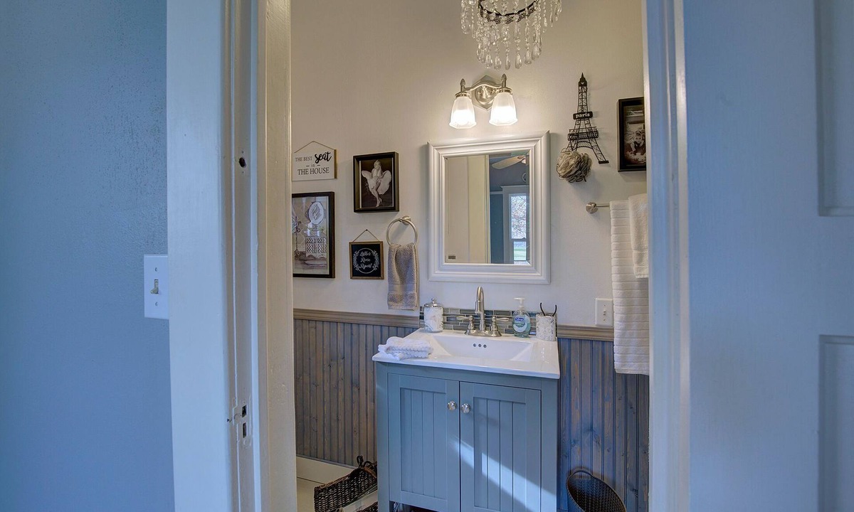 Grants Pass House | Charming home in historical Grants Pass