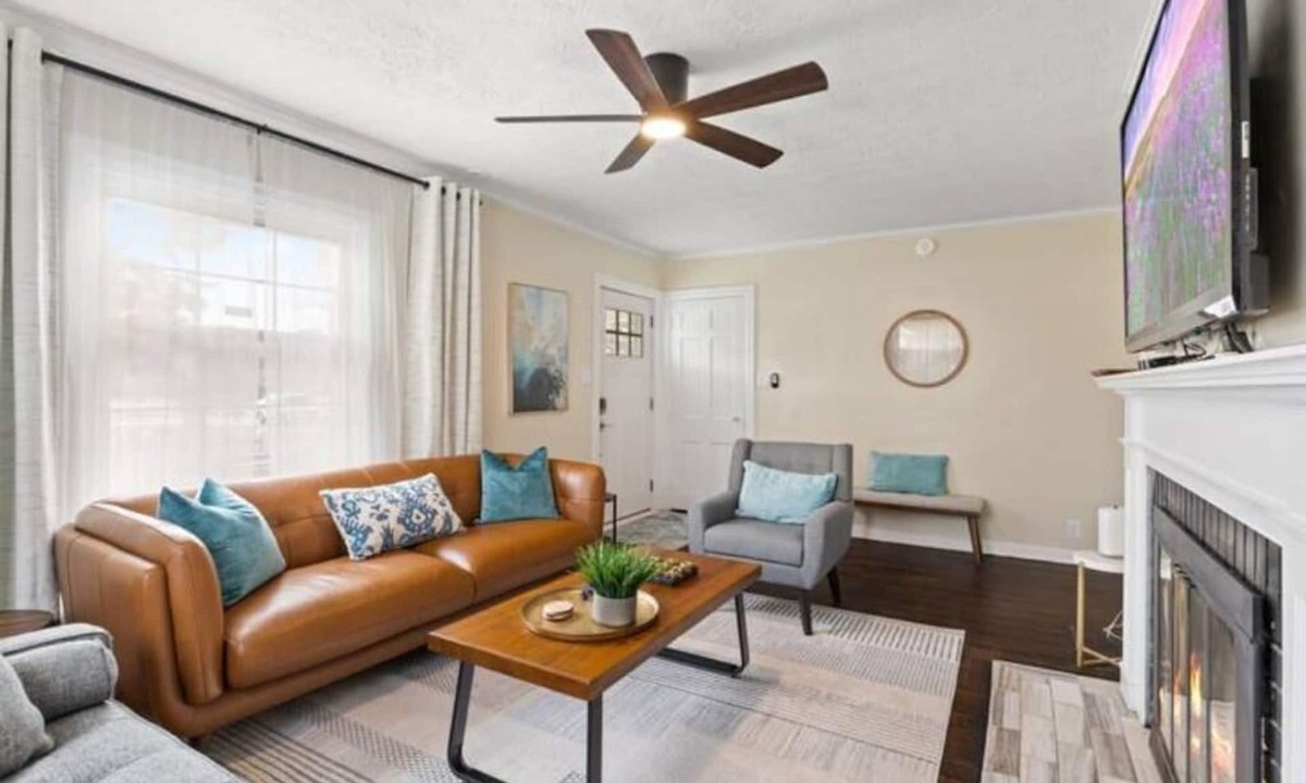 Speedway House | Charming Home in Speedway. King Beds. Pet Friendly!