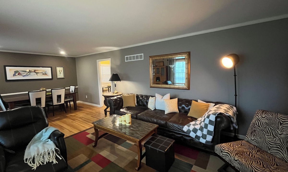Bel-air Heights House | Charming home in a safe, conveniently located area near Meadowbrook Park