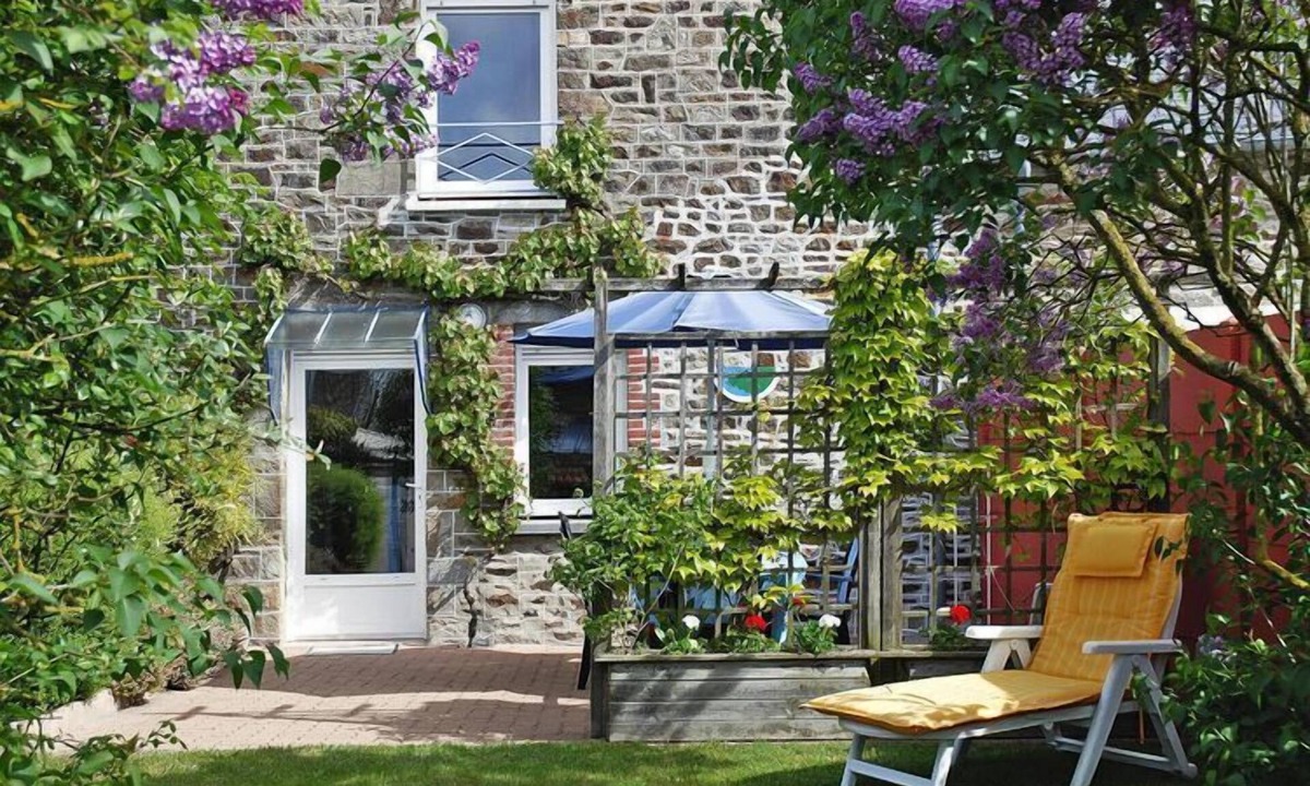 Cherrueix House | Charming Home near Mont St. Michel Bay