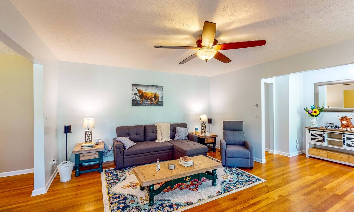 Danielsville House | Charming home on sprawling acreage with magnificent views & game room