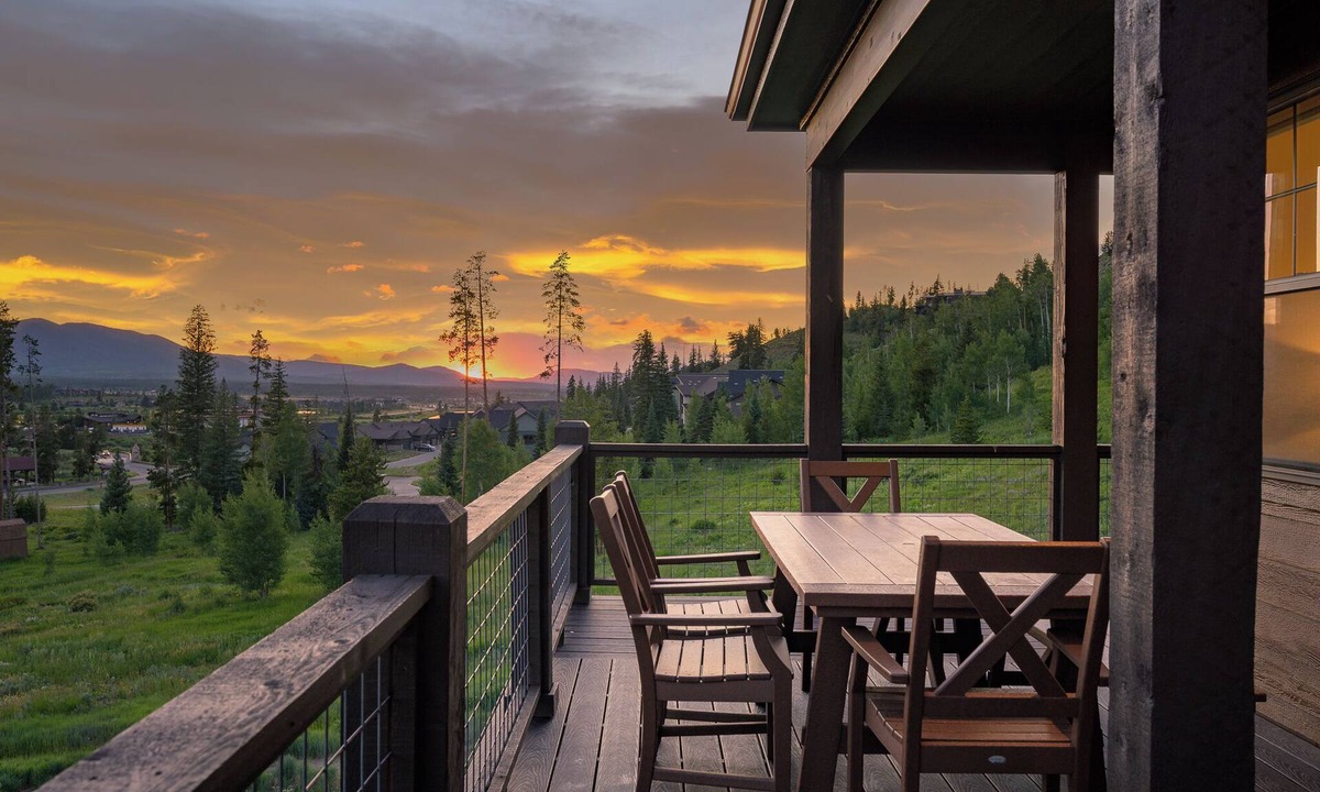 Rendezvous House | Charming home w/decks & hot tub
