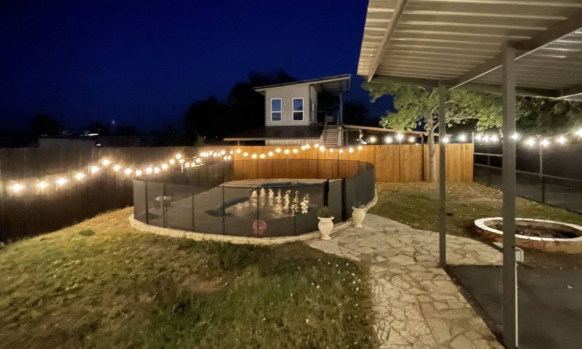 Boerne House | Charming Home w Pool, backs up to Main St Boerne