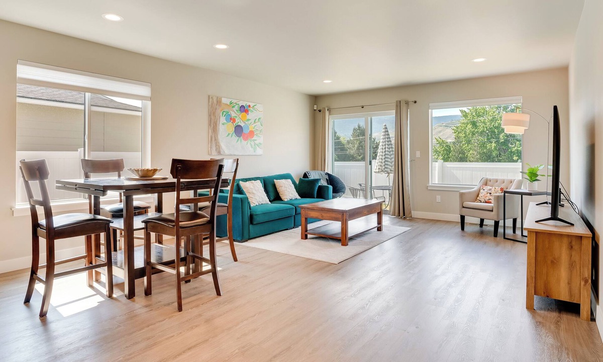 East Wenatchee House | Charming Home w/Mtn & Columbia River Views!