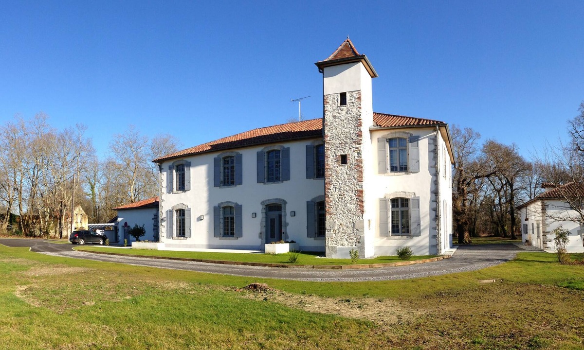 Oeyreluy Hotel | Charming Hotel Room