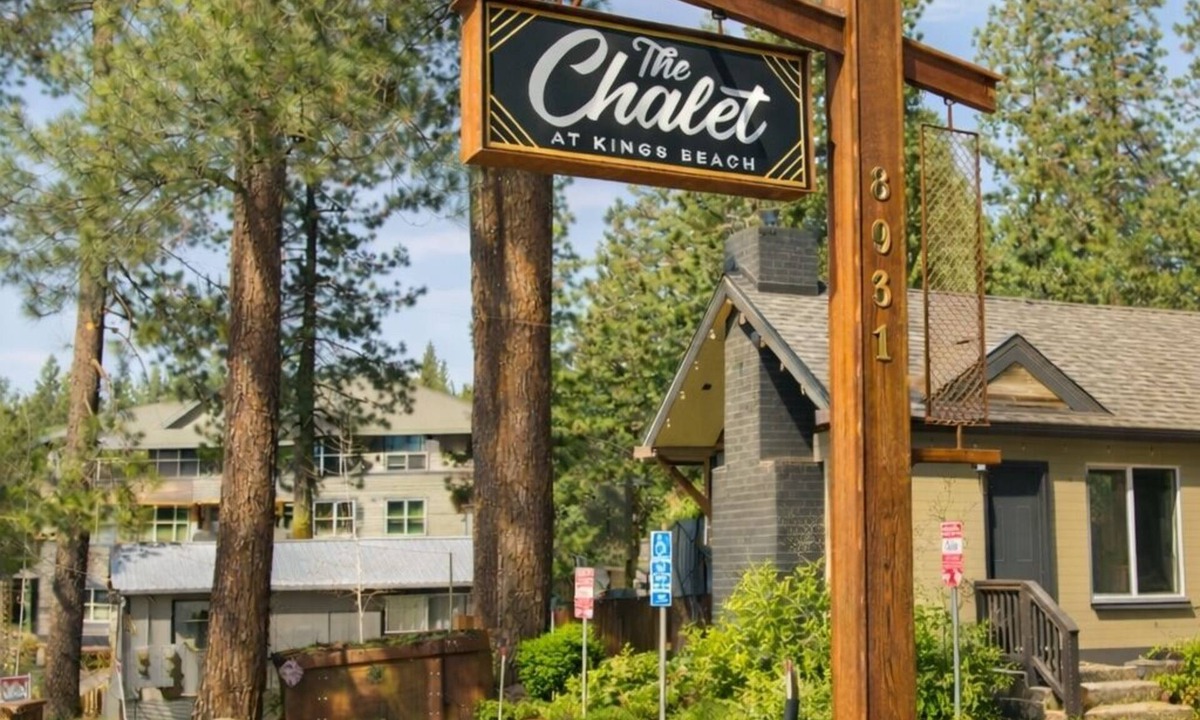 Kings Beach Ski Chalet | Charming hotel with lakeview, golf, skiing, WiFi, & Netflix