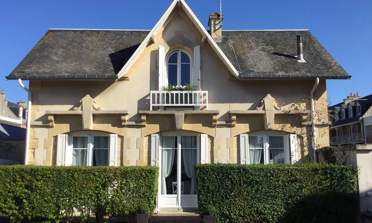 Saint-Regnobert-de-la-Cote-de-Nacre House | Charming house in Saint Aubin sur Mer, 50 m from the beach.