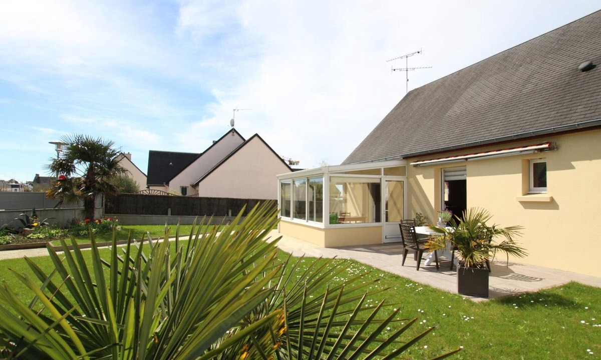 Saint-Pair-sur-Mer Cottage | Charming house in St Pair sur Mer with WiFi and enclosed garden