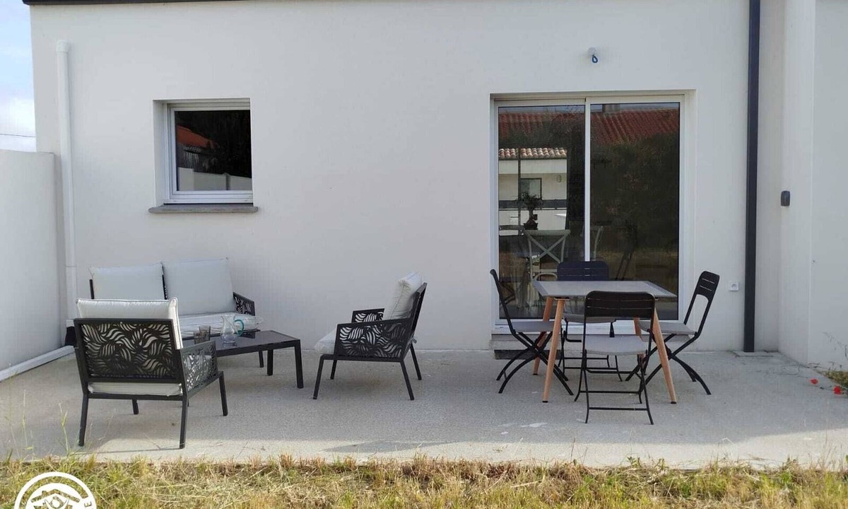 La Barre-de-Monts Cottage | Charming house with terrace in La Barre-de-Monts