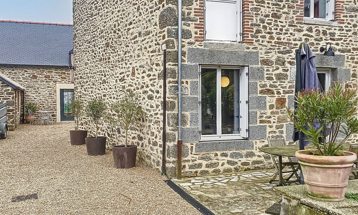 La Ville-es-Nonais House | Charming house located between land and sea