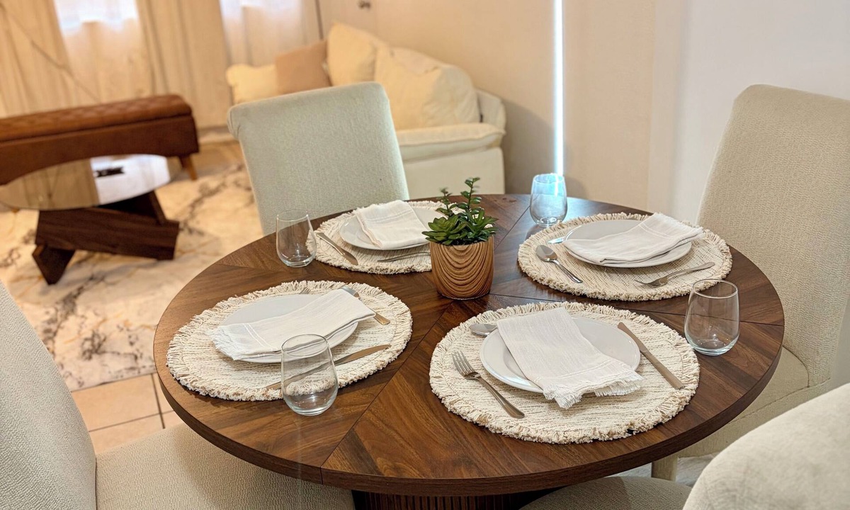 North Miami Beach House | Charming house in terrific Miami with AC, WiFi