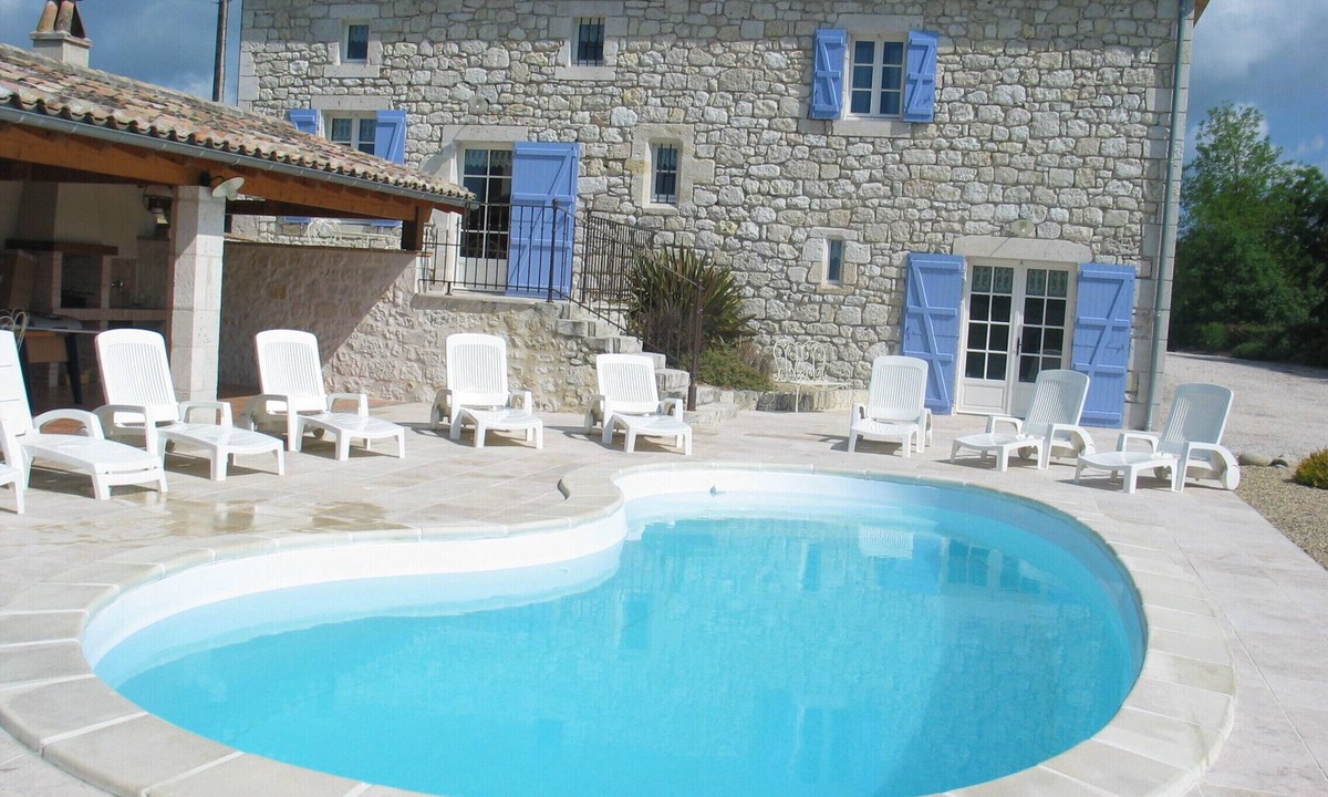 Dondas House | Charming house, 12p, spacious, pool, beautiful view, air-conditioning, equip. handicapped