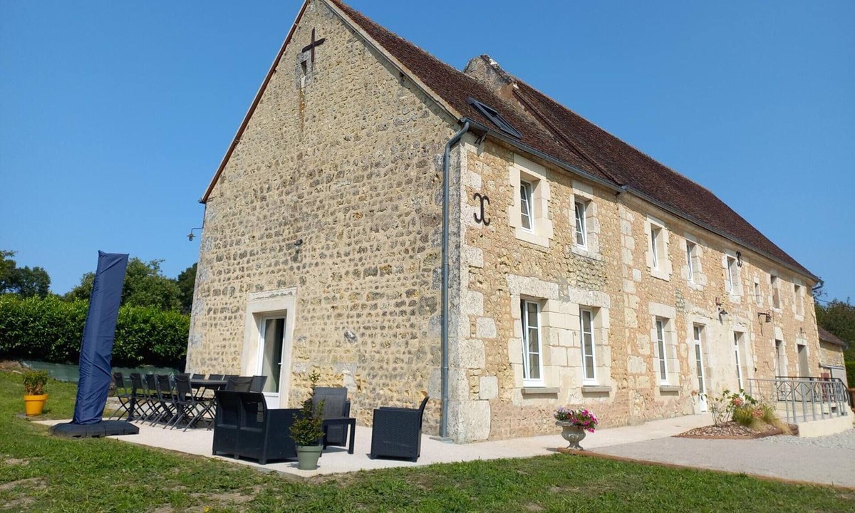 La Mesniere Cottage | Charming house for 13 with foosball and fireplace
