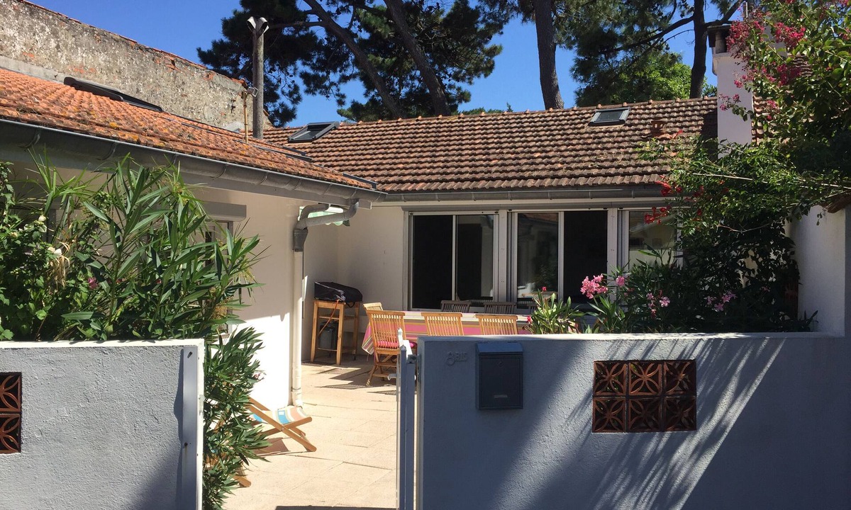 Soulac-sur-Mer House | charming house in the hyper center