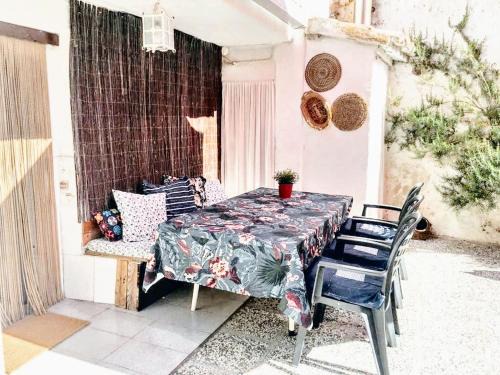 El Poyo del Cid House | Charming House in El Poyo del Cid with Garden and Terrace